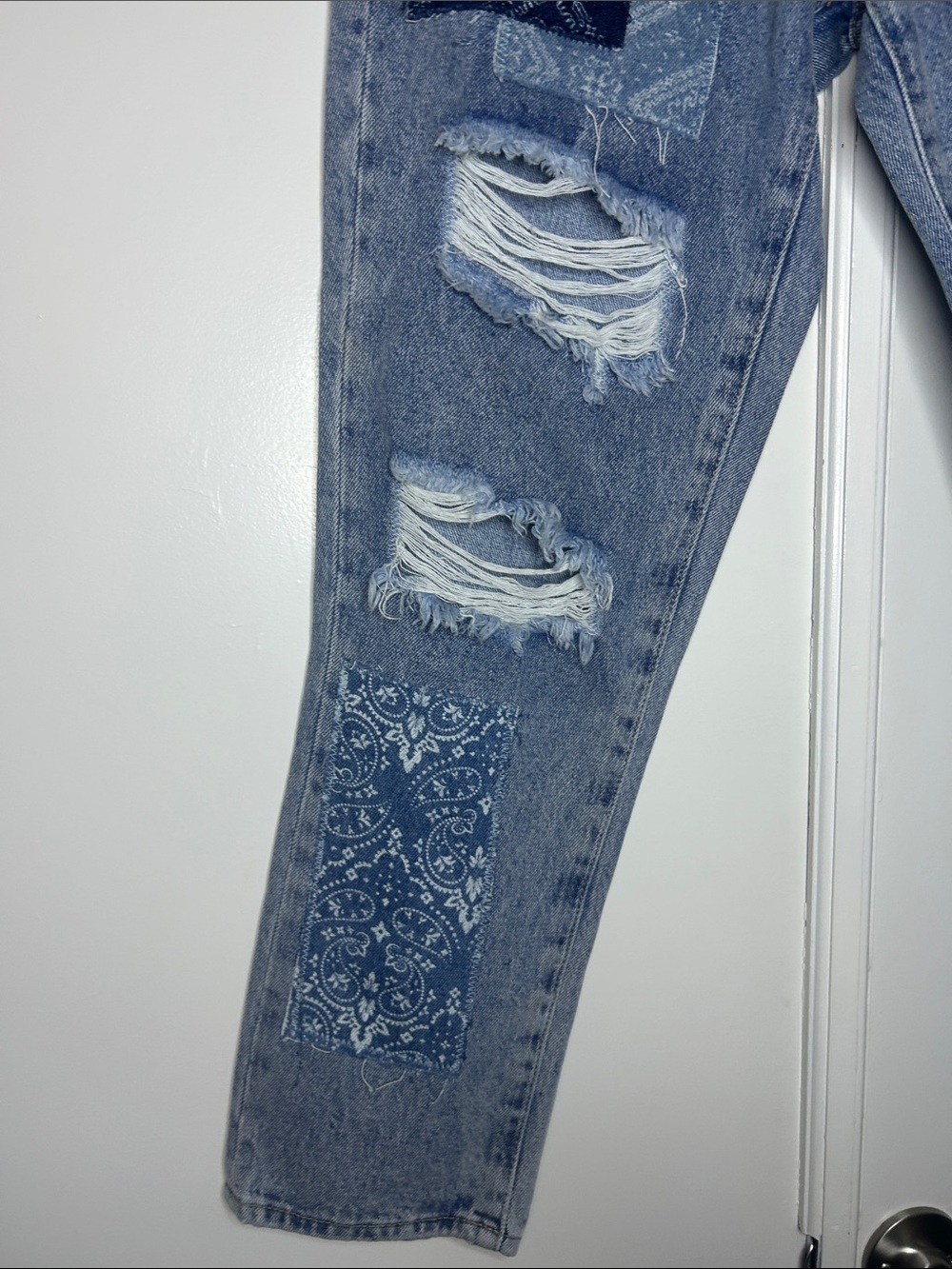 Simple Society Distressed Patchwork Jeans - NWT - Picture 5 of 9